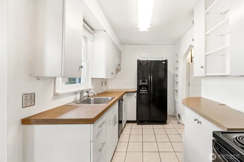 Property photo for 12413 2nd Avenue S, Seattle photo 6