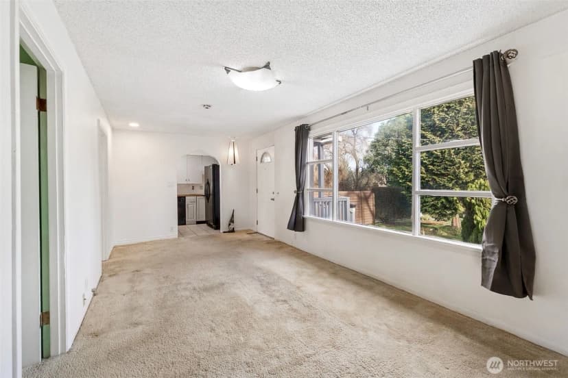 Property photo for 12413 2nd Avenue S, Seattle photo 4