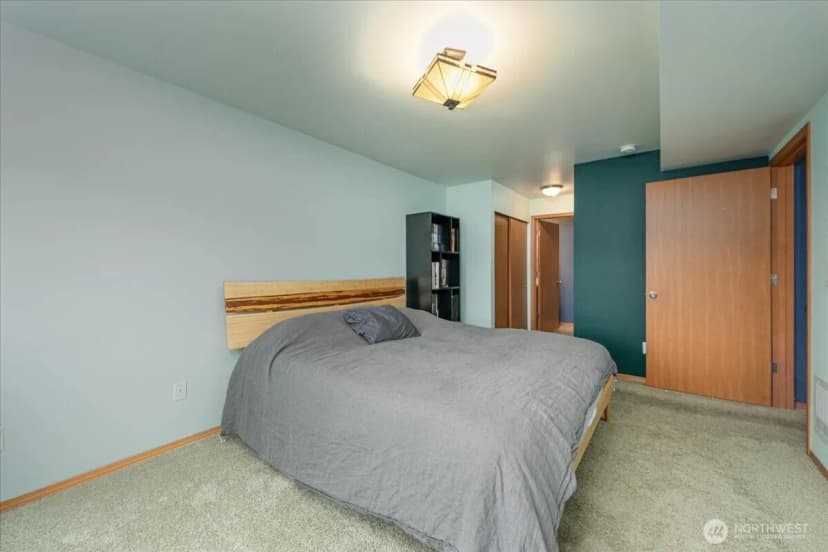 Property photo for 11532 15th Avenue Ne #301, Seattle photo 13