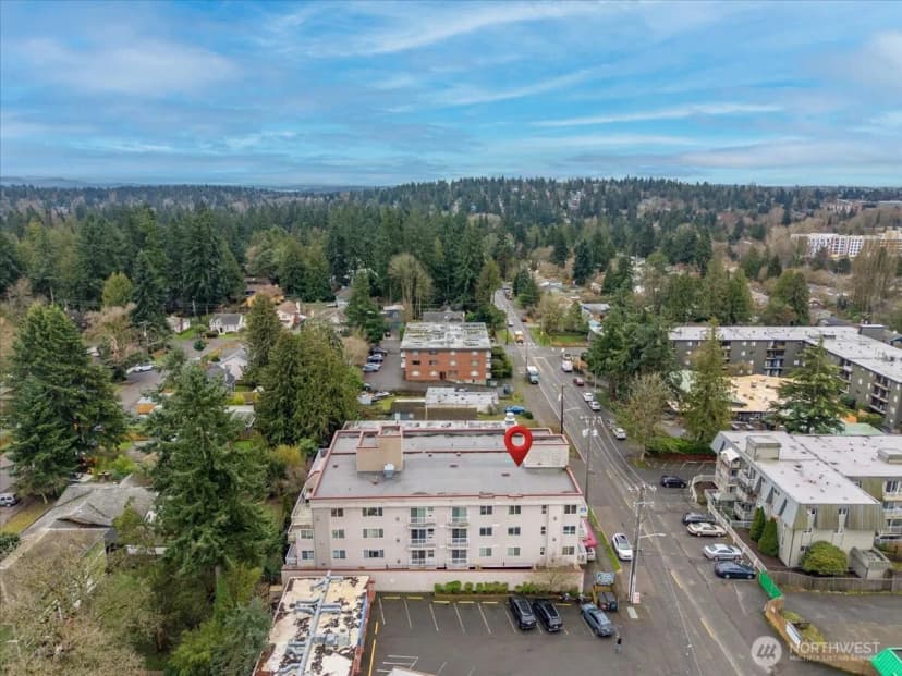 Property photo for 11532 15th Avenue Ne #301, Seattle photo 36