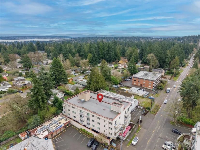 Property photo for 11532 15th Avenue Ne #301, Seattle photo 35