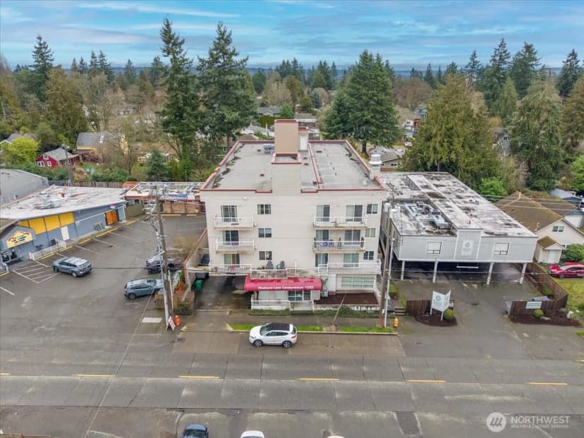 Property photo for 11532 15th Avenue Ne #301, Seattle photo 31