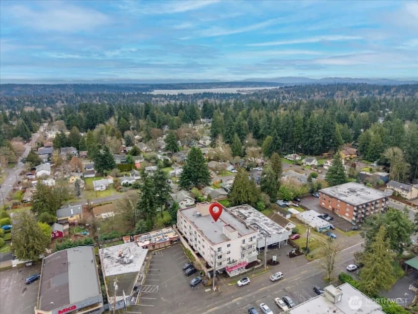 Property photo for 11532 15th Avenue Ne #301, Seattle photo 39