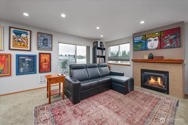 Property photo for 11532 15th Avenue Ne #301, Seattle photo 2
