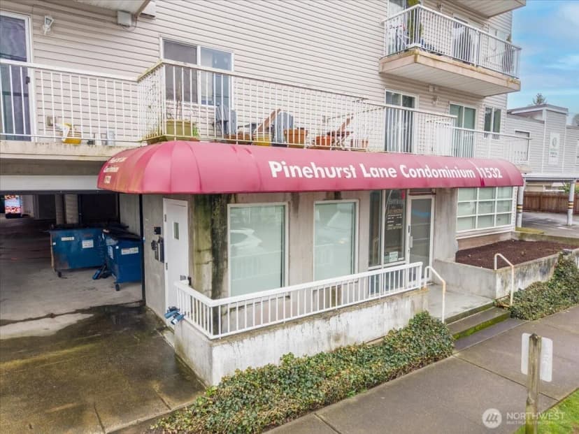 Property photo for 11532 15th Avenue Ne #301, Seattle photo 30