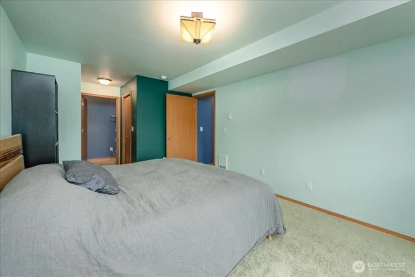 Property photo for 11532 15th Avenue Ne #301, Seattle photo 14