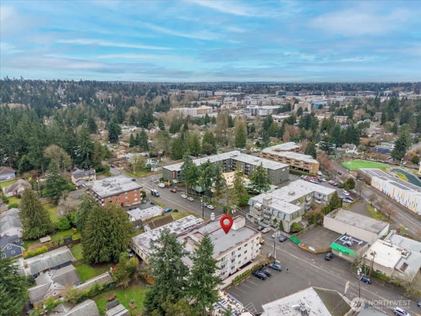 Property photo for 11532 15th Avenue Ne #301, Seattle photo 37