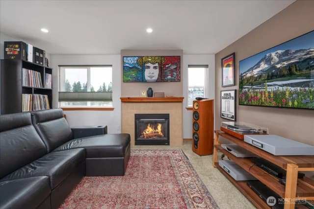 Property photo for 11532 15th Avenue Ne #301, Seattle photo 3