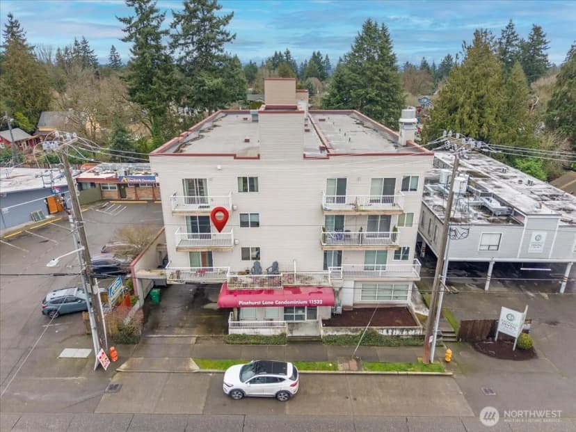 Property photo for 11532 15th Avenue Ne #301, Seattle photo 32