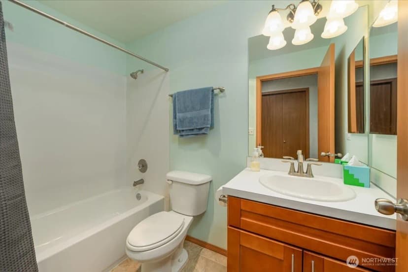 Property photo for 11532 15th Avenue Ne #301, Seattle photo 20