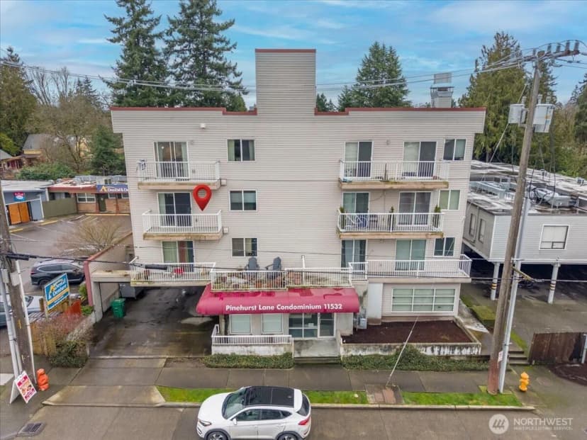Property photo for 11532 15th Avenue Ne #301, Seattle photo 34