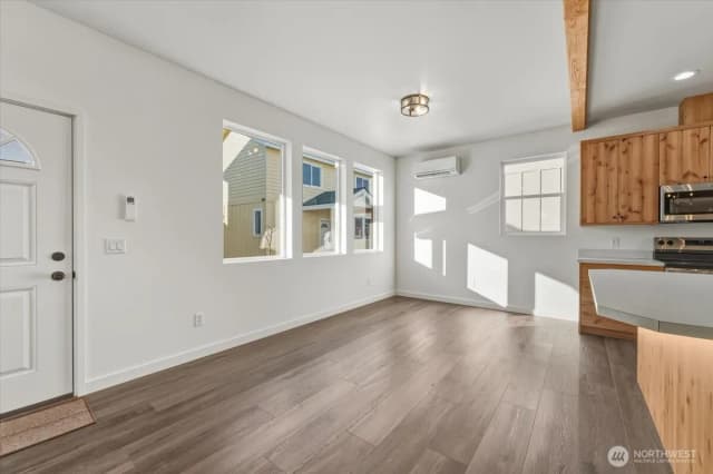 Property photo for 409 E Okanogan Avenue, Chelan photo 3