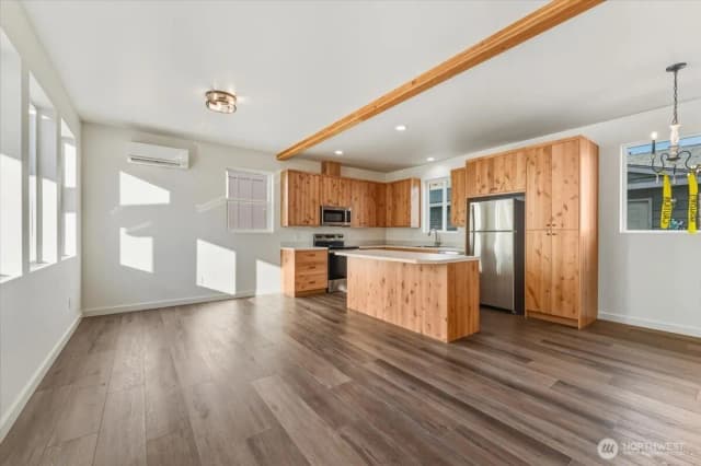 Property photo for 409 E Okanogan Avenue, Chelan photo 5