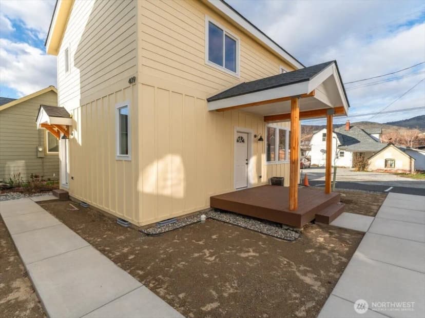 Property photo for 409 E Okanogan Avenue, Chelan photo 24