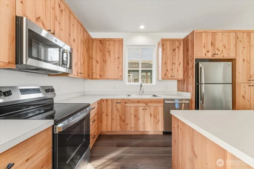Property photo for 409 E Okanogan Avenue, Chelan photo 8