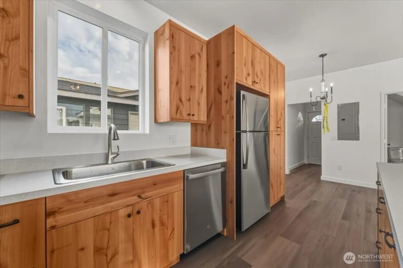 Property photo for 409 E Okanogan Avenue, Chelan photo 9