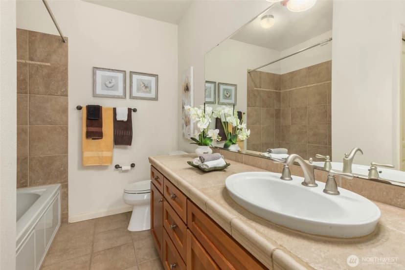Property photo for 6800 132nd Place Se #e207, Newcastle photo 22