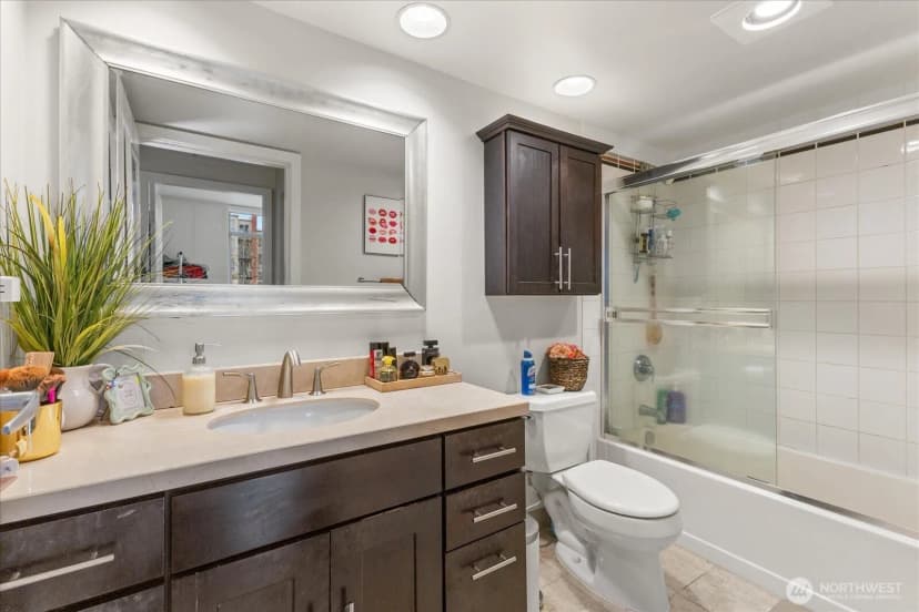 Property photo for 2929 1st Avenue #412, Seattle photo 12