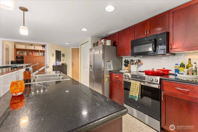 Property photo for 2929 1st Avenue #412, Seattle photo 6