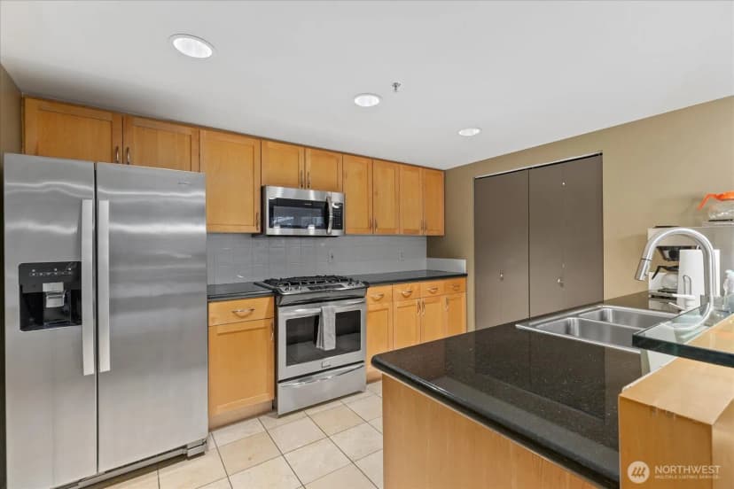 Property photo for 2929 1st Avenue #412, Seattle photo 25