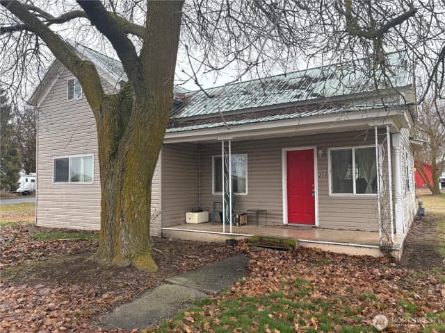 Property photo for 208 N 3rd, Harrington photo 2