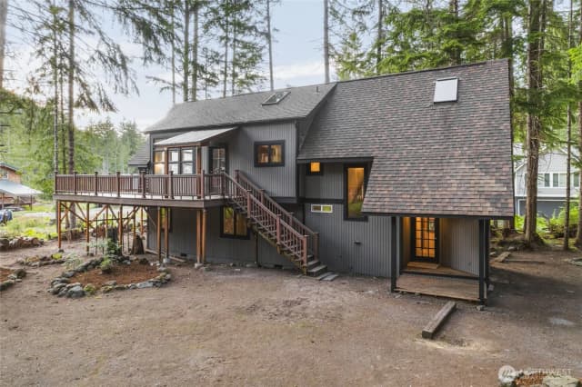 Property photo for 17118 Riverview Way E, Enumclaw photo 3
