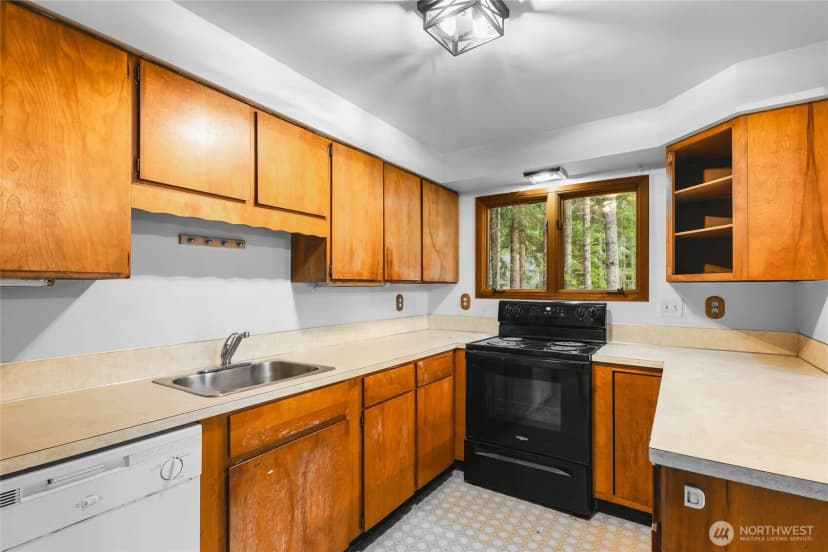Property photo for 17118 Riverview Way E, Enumclaw photo 13