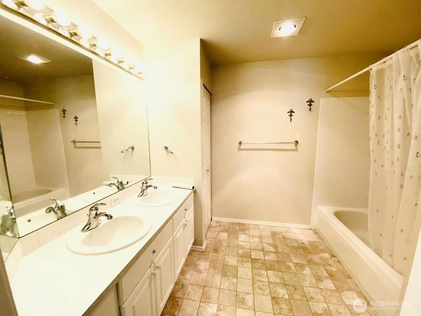 Property photo for 2960 142nd Place Se #2, Bellevue photo 7