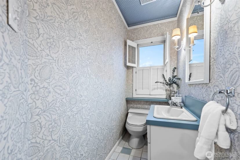 Property photo for 2205 N Tacoma Avenue, Tacoma photo 12