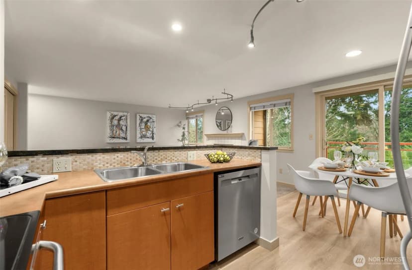 Property photo for 8240 126th Avenue Ne #a304, Kirkland photo 11