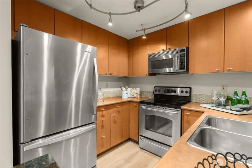 Property photo for 8240 126th Avenue Ne #a304, Kirkland photo 10
