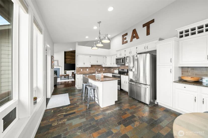 Property photo for 712 Vista View Place, East Wenatchee photo 15