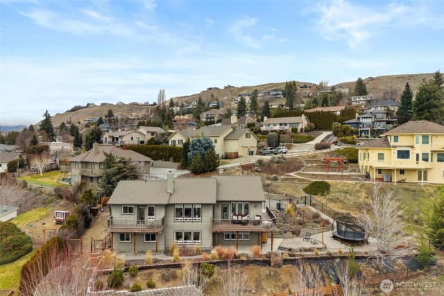 Property photo for 712 Vista View Place, East Wenatchee photo 2
