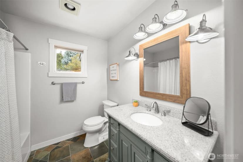 Property photo for 712 Vista View Place, East Wenatchee photo 19