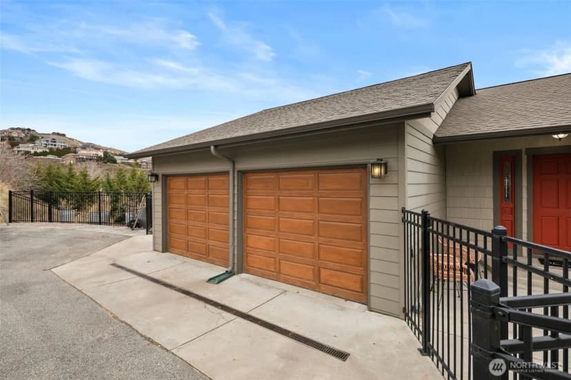 Property photo for 712 Vista View Place, East Wenatchee photo 36
