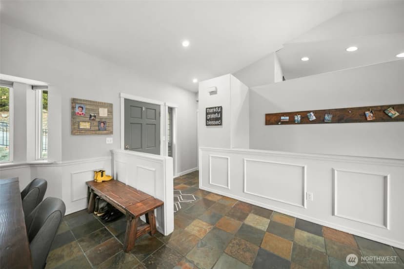 Property photo for 712 Vista View Place, East Wenatchee photo 7