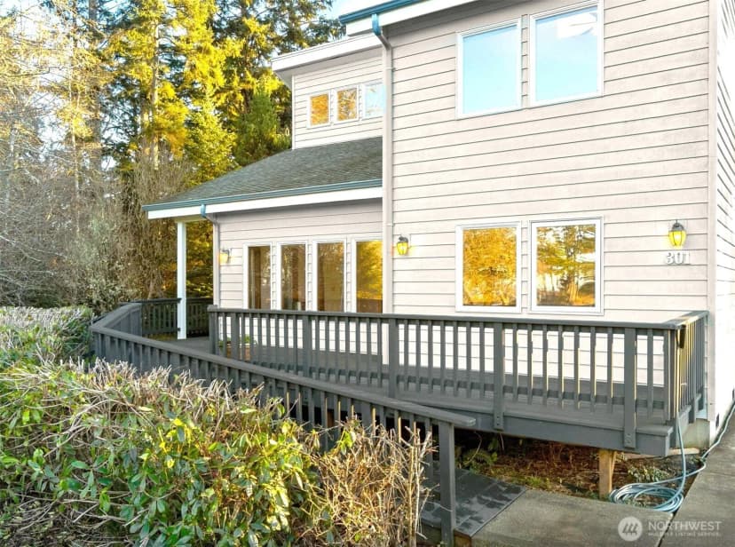 Property photo for 301 E Lila, Westport photo 2