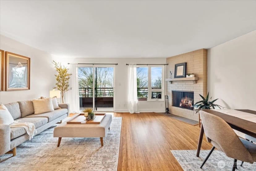 Property photo for 1717 5th Avenue N #103, Seattle photo 6