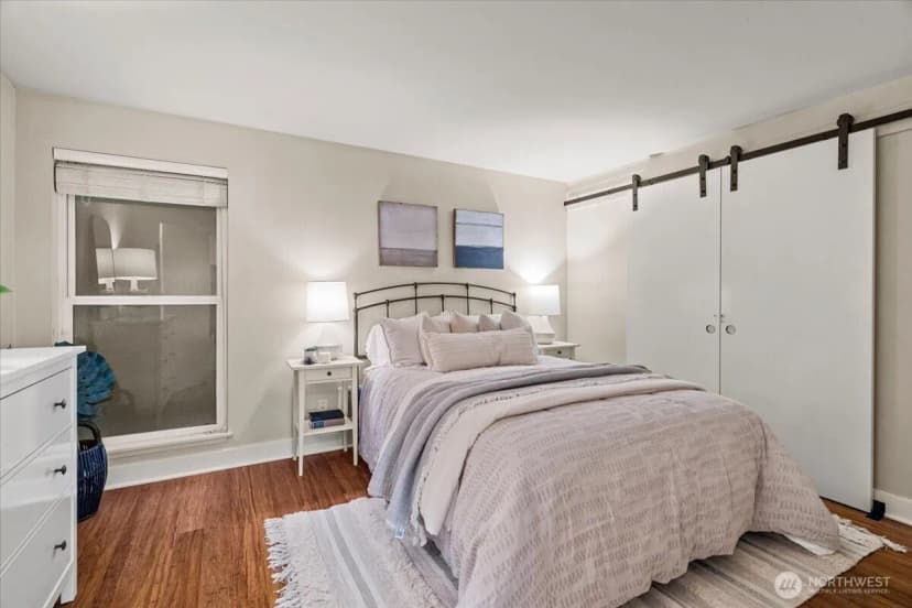 Property photo for 1717 5th Avenue N #103, Seattle photo 16