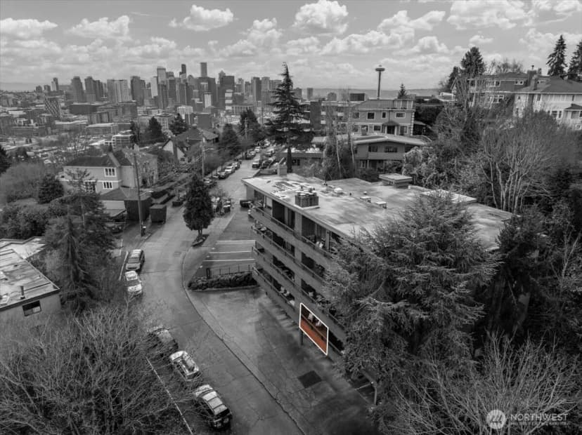 Property photo for 1717 5th Avenue N #103, Seattle photo 26