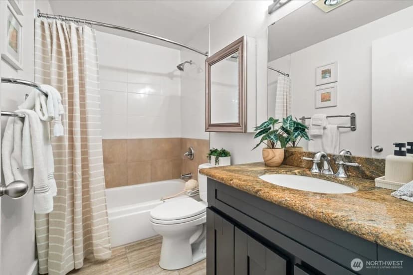 Property photo for 1717 5th Avenue N #103, Seattle photo 19