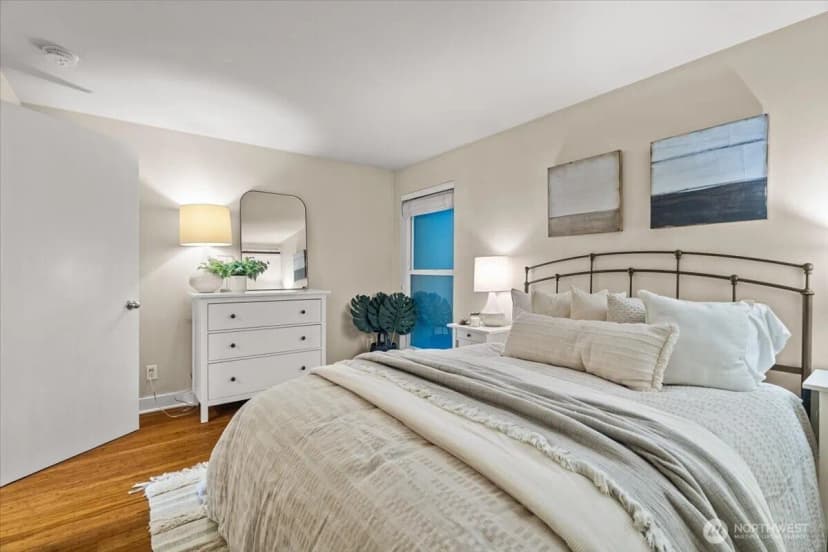 Property photo for 1717 5th Avenue N #103, Seattle photo 18