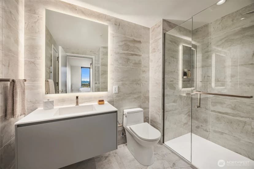 Property photo for 889 Avenue Square Ne #1702, Bellevue photo 10