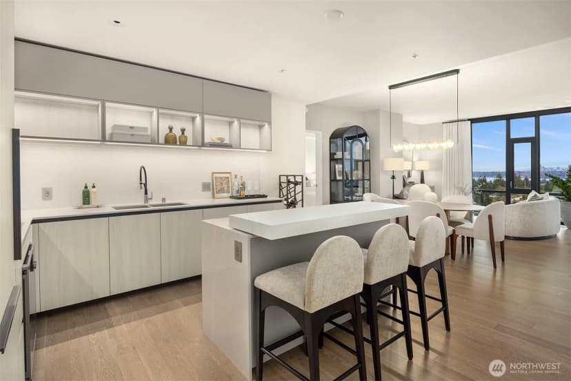 Property photo for 889 Avenue Square Ne #1702, Bellevue photo 3