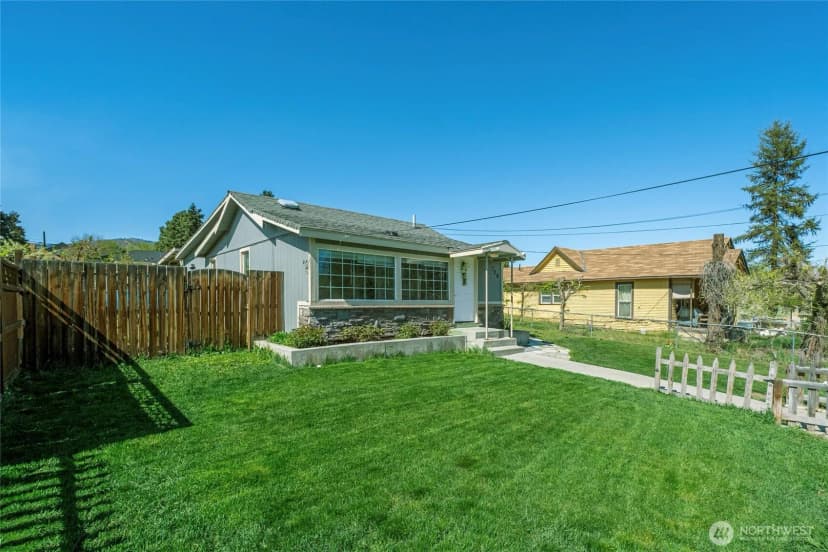 Property photo for 726 Methow Street, Wenatchee photo 5