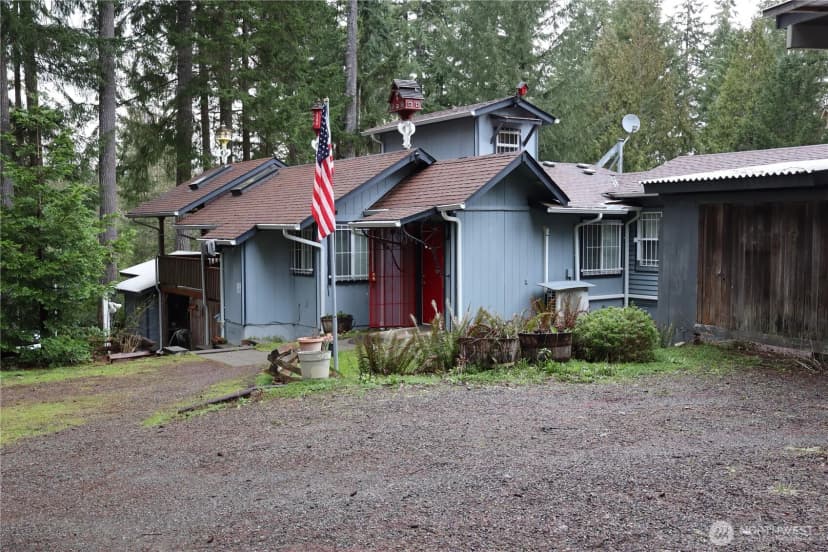 Property photo for 31 E Colvos Pl E, Shelton photo 2