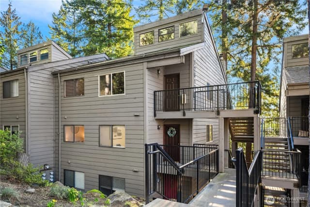 Property photo for 12517 Ne 23rd Place #b4, Bellevue
