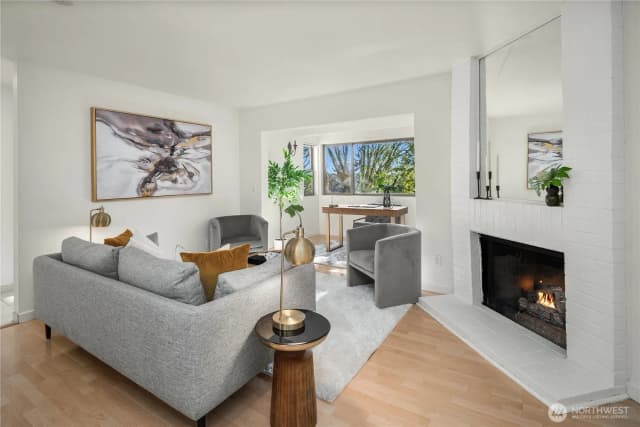 Property photo for 12517 Ne 23rd Place #b4, Bellevue photo 3