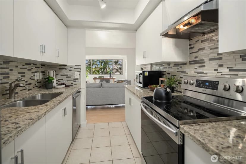 Property photo for 12517 Ne 23rd Place #b4, Bellevue photo 10