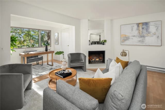 Property photo for 12517 Ne 23rd Place #b4, Bellevue photo 4